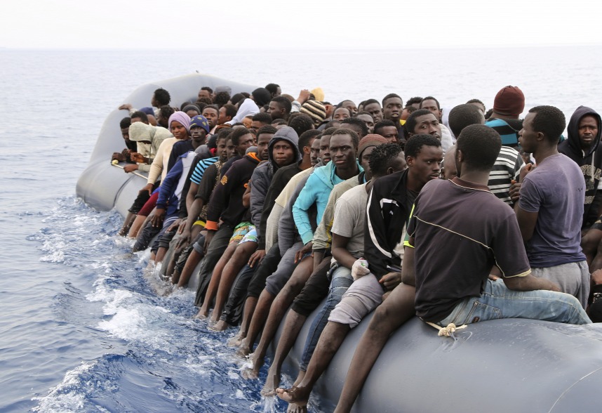 Giorgia Meloni hajóblokáddal állítaná le a földközi-tengeri migrációt