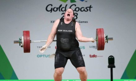 Nők között versenyezhet a férfinak született súlyemelő az olimpián