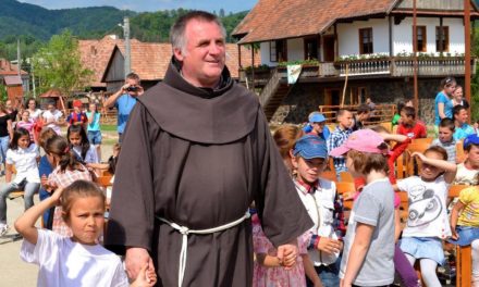 Böjte Csaba: feladatunk, hogy közösséget keressünk a Szentháromsággal