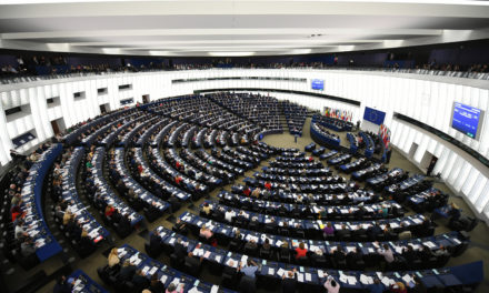 Az EP szerint az egyhangú döntésről minősített többséggel való döntéshozatalra kellene átállni