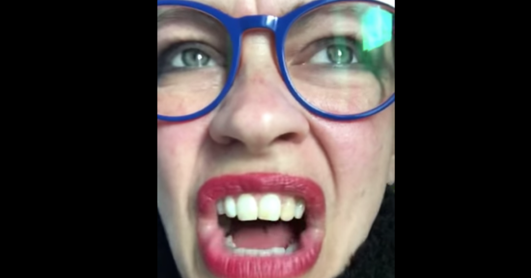 Sárosdi Lilla újabb videót készített erős idegzetűeknek