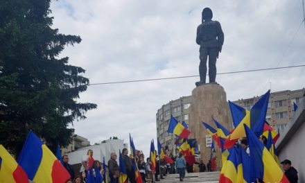 Trianont ünnepelték a románok Sepsiszentgyörgyön