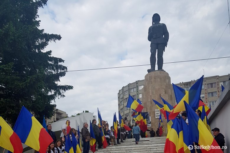 Trianont ünnepelték a románok Sepsiszentgyörgyön