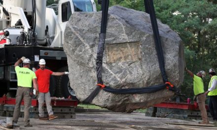 Kétmilliárd éves szikla az antirasszizmus legújabb áldozata