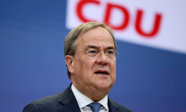 A CDU kancellárjelöltje békejobbot nyújtana az EU fekete bárányainak