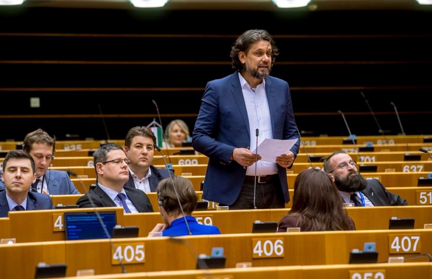 Visszakapták helyeiket az EP szakbizottságaiban a Fideszes képviselők