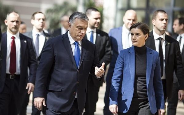 Orbán Viktor Budapesten fogadja a szerb miniszterelnököt és delegációját
