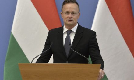 Szijjártó: a V4-ek készen állnak Lengyelország megsegítésére