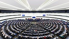 Az EP szerint a lengyel alkotmánybíróság illegitim
