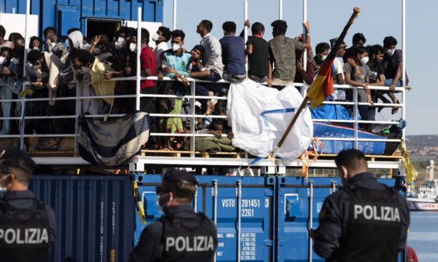 Már az EU-tagállamok fele követel új migrációs politikát