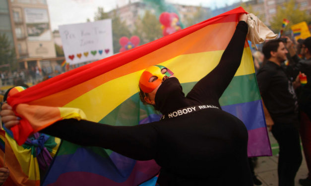Kuvait bekérette az amerikai nagykövetség ügyvivőjét az LMBTQ-ügy miatt