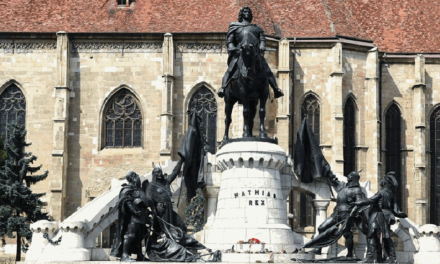 Megszavazta a román parlament a magyar vonatkozású emlékművek magyar nyelvű feliratozását előíró törvényt