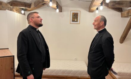 Egyházi diákotthont adtak át a prágai magyar diaszpórának