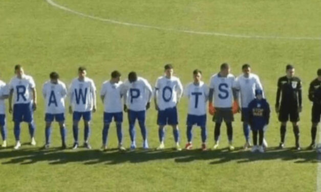 “Nyers edények” – üzenték a romániai focisták, akik véletlenül rosszul rakták ki a STOP WAR feliratot