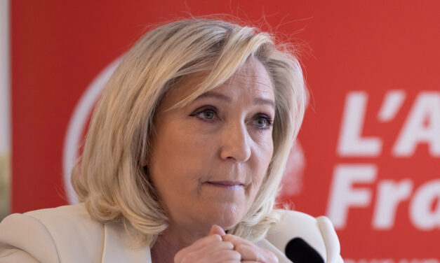 Az Unió a francia választásokba is beavatkozik