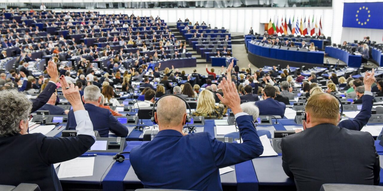 Vasárnap dönt a Bizottság az uniós források visszatartásáról