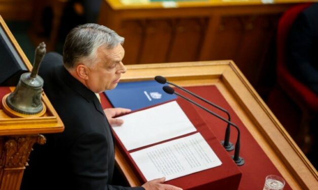Folyamatosan kapja a gratulációkat Orbán Viktor