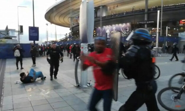 Hazudott a francia rendőrség: migránshordák garázdálkodtak a stadion körül!