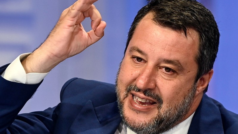 Salvini: Fennáll a konkrét veszély, hogy döntenünk kell, ki fűthet be és ki nem