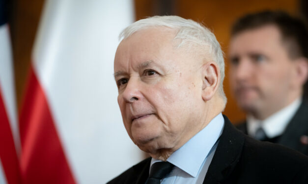 Jarosław Kaczyński: ideje tanulni ebből