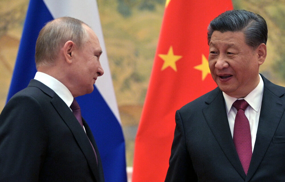 Kína Oroszországot tolja maga előtt a Nyugat ellen