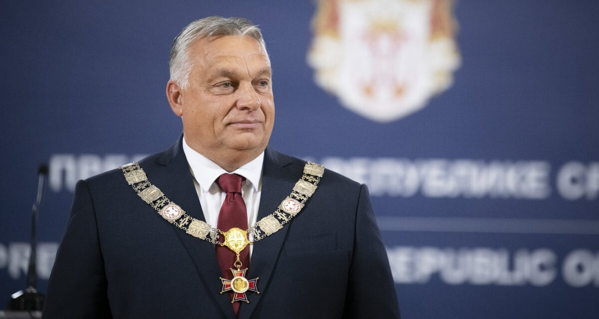 Átvette Orbán Viktor a Szerb Köztársaság Érdemrendje kitüntetést