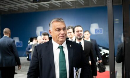 Orbán: a kormány teljesíti a bizottság kéréseit, de mindig újabb és újabb kérések érkeznek majd