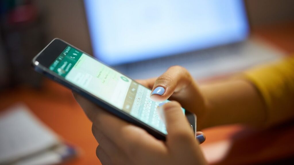 A Meta új „Opcionális” AI chatbot az olyan alkalmazásokban, mint a WhatsApp, ellentmondásosnak bizonyul. Így van