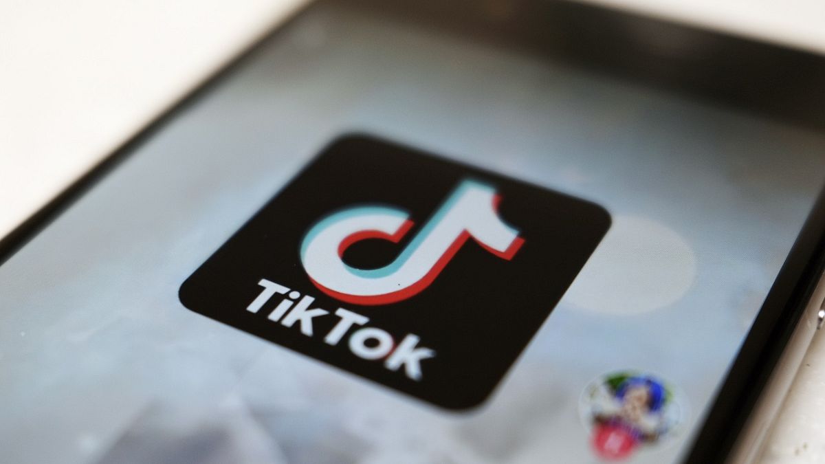 A Tiktok hirdetési adatbázisa megsérti az EU platformszabályait - mondja a Bizottság