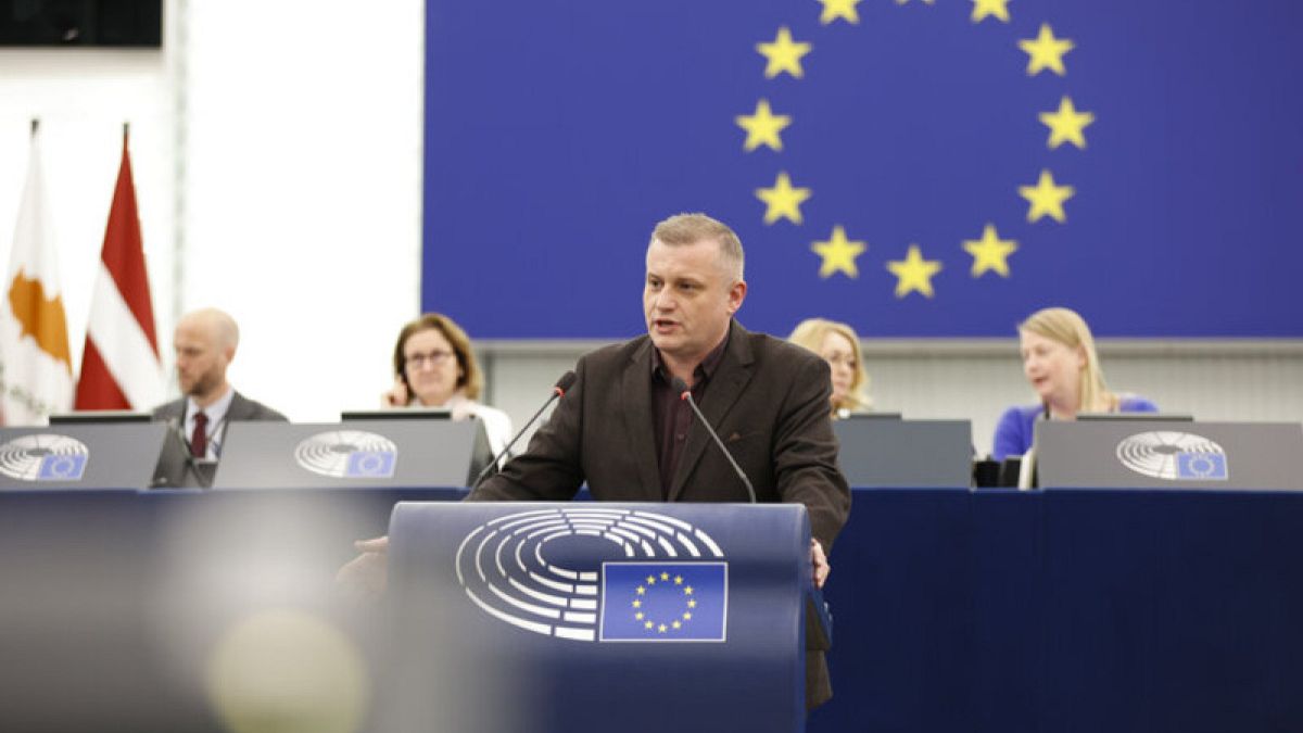 Lengyel szélsőjobboldali MEP-ek kényelmetlenek a szuverén nemzetek csoportjában
