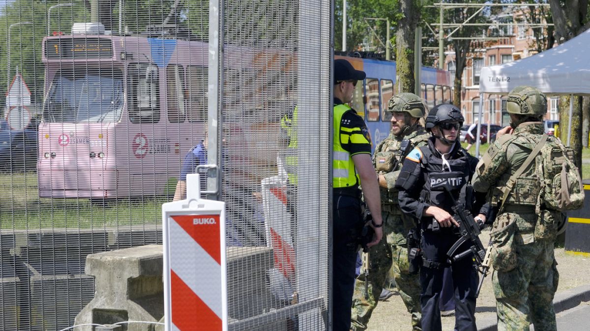 Drónok, kerítés és útblokkok: Hogyan emelkedett a hágai a NATO csúcstalálkozójának biztonságát