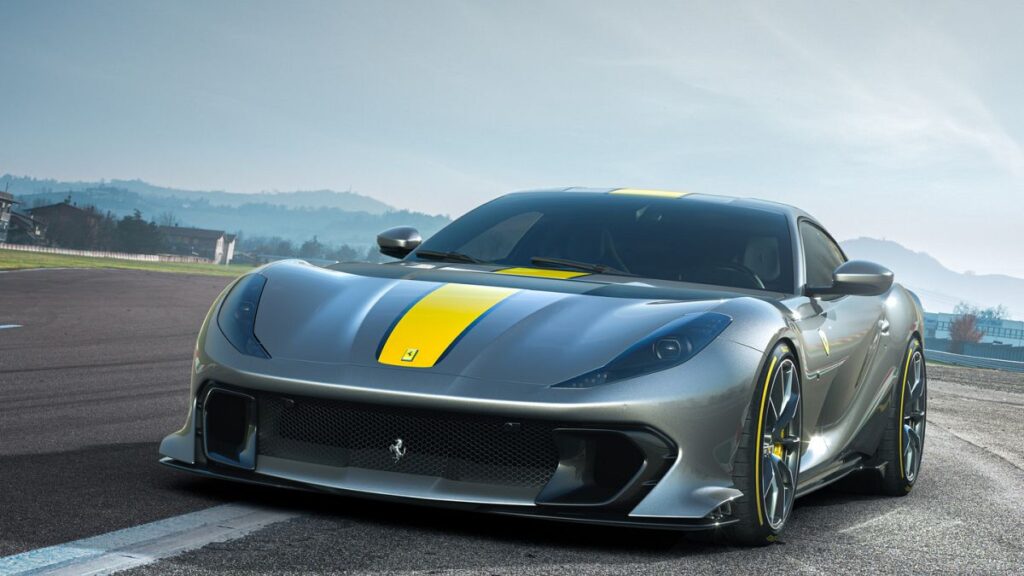 A Ferrari az évet versenyzési nyereséggel kezdi, de figyelmezteti a vámtarifákat