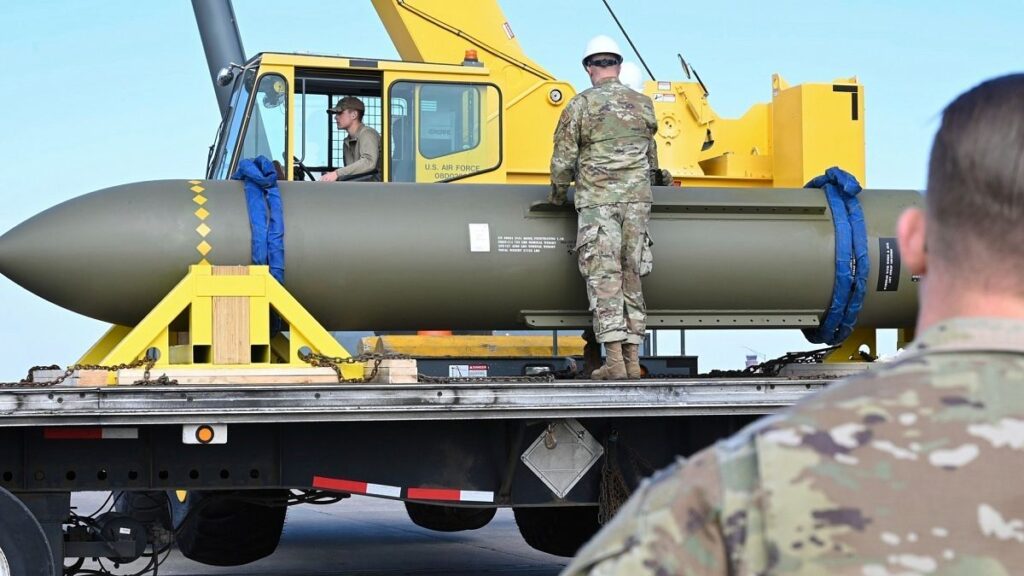 Mi az az amerikai „bunker bomba”, amely eltalálhatja az iráni nukleáris területeket?