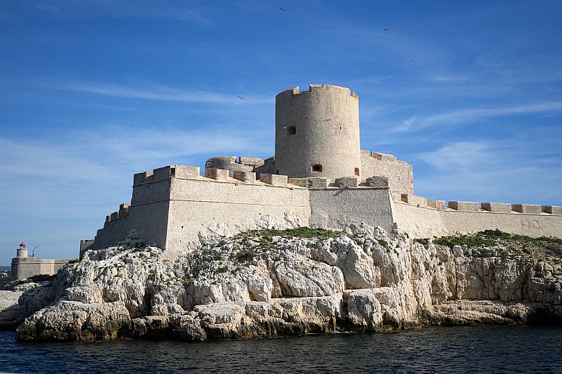 Kilátás a Chateau d'F -re az Ile d'F -szigeten, Marseille közelében