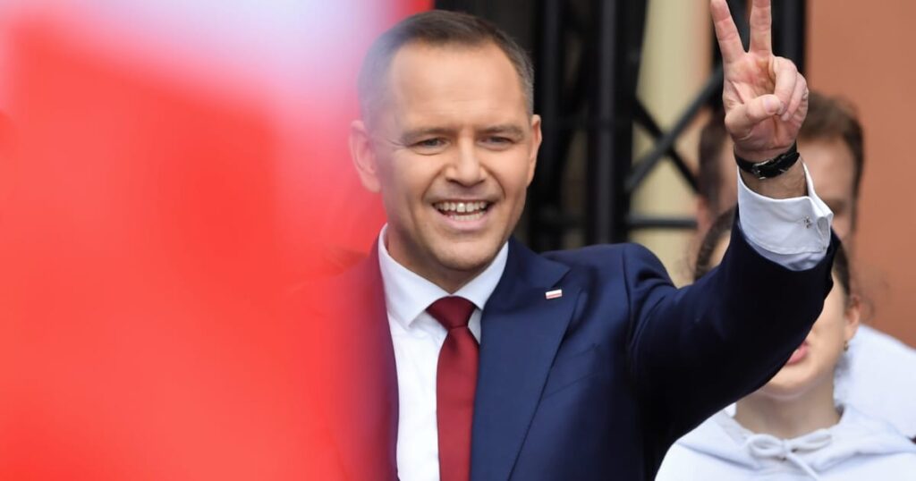A csontvázak Nawrocki szekrényében nem tudják elcsábítani lengyel elnöki ajánlatát