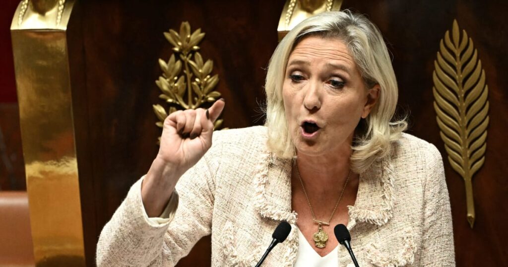 Le Pen fordítja a Macron csavart a Crunch költségvetési tárgyalások előtt