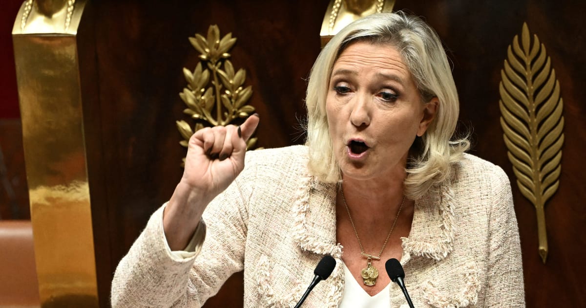 Le Pen fordítja a Macron csavart a Crunch költségvetési tárgyalások előtt