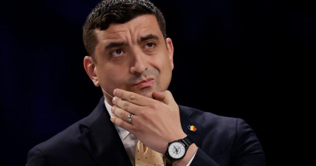 A román elnöki első helyezett Macronot „diktatórikus tendenciákkal” vádolja