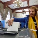 A moldovai rendőrök a választások előtt razziát tartottak az oroszok által támogatott gyanúsított beavatkozókra