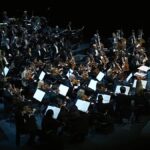 Hogyan keveri a Katari Filharmonikus Zenekar a kultúrákat egy színpadon