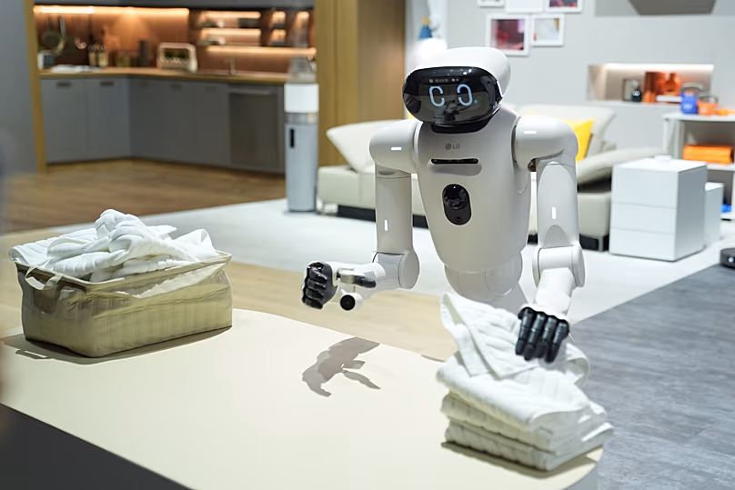 Az LG új, mesterséges intelligenciával működő robot otthoni asszisztens CLOiD
