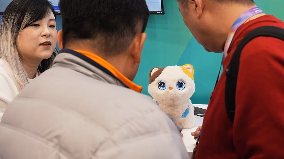 A Tamagotchi-szerű robotok, a Rubik-kocka és a LEGO digitális frissítéseket kapnak a 2026-os CES-en