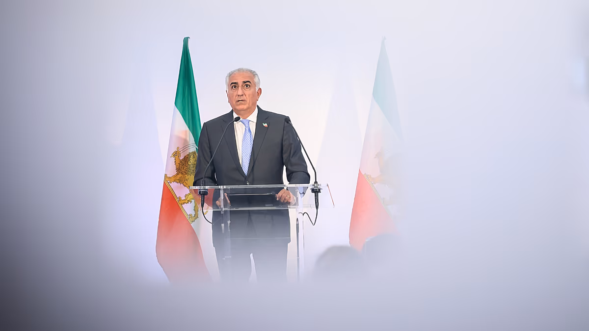 Ki Reza Pahlavi, a perzsa trón örököse, és mi az elképzelése Irán politikájáról?