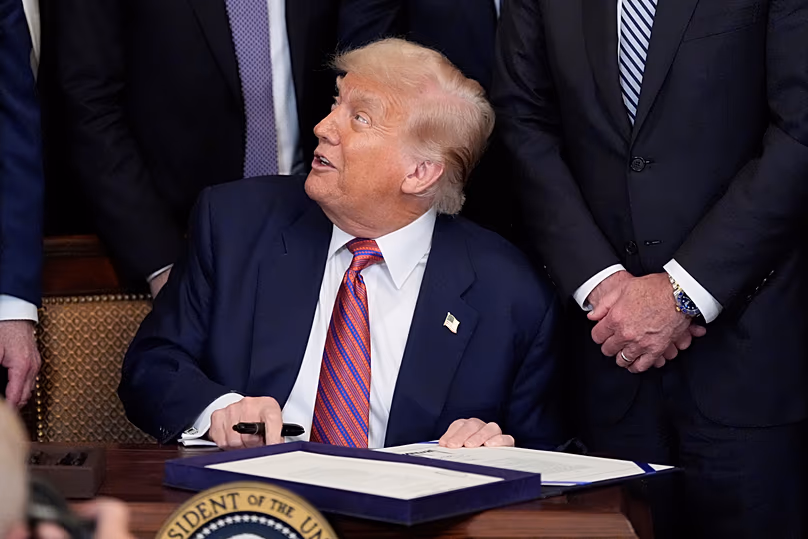 Trump aláírta a GENIUS Actet 2025 júliusában