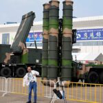 Kína szankcionál 20 amerikai védelmi vállalatot és 10 vezetőt a Tajvannak szóló fegyvereladások miatt