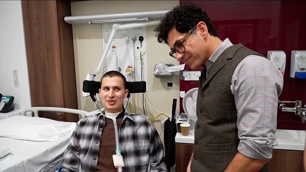 A bénult brit diák gondolataival irányítja a számítógépet Elon Musk Neuralink agyimplantátumával