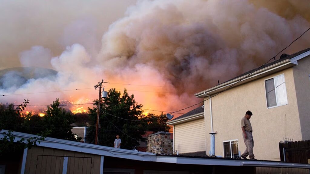 A füstkár az erdőtüzek eloltása után is veszélyeztetheti a rákkeltő anyagok hatását – figyelmeztet a tanulmány