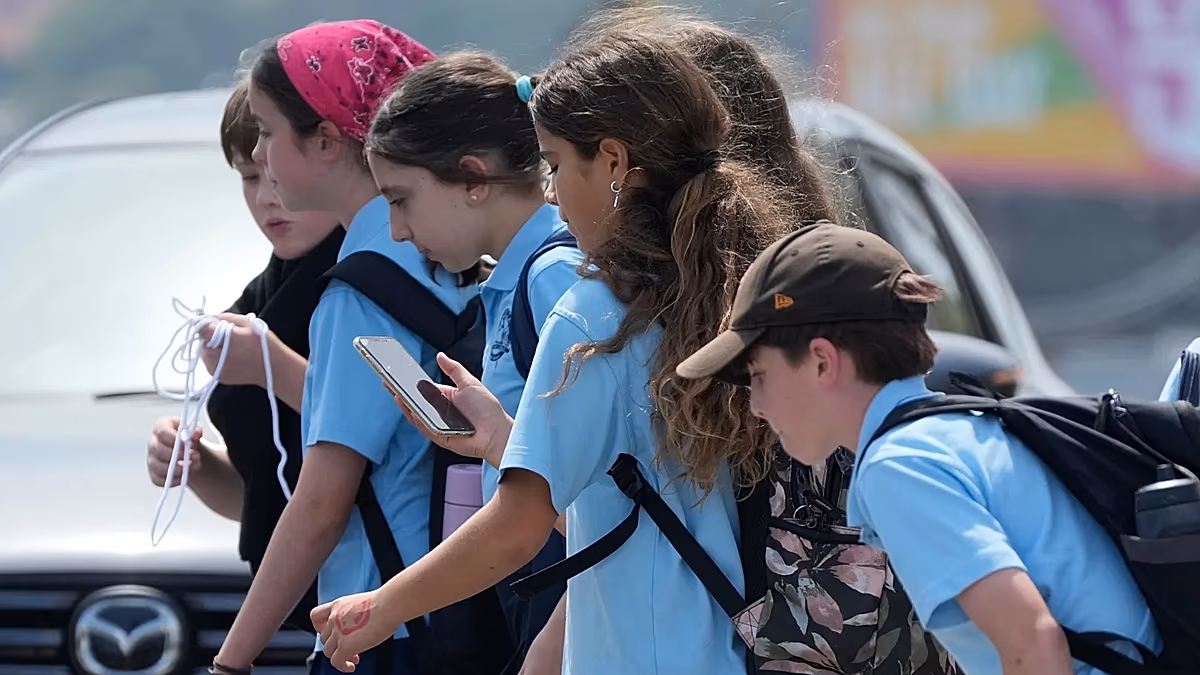 Ausztrália 16 éven aluliak közösségi médiájának betiltása: Hogyan zajlik egy hónappal a törvény hatályba lépése óta?