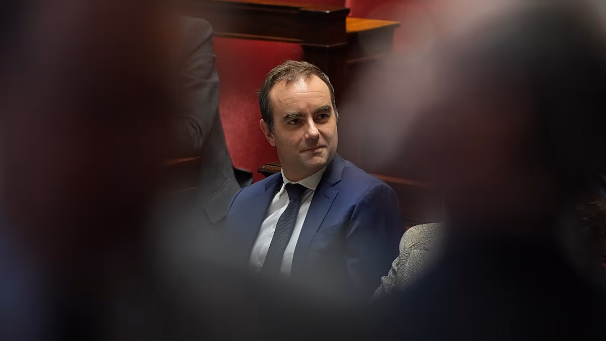 Előrehozhat-e Franciaország előrehozott választásokat, mivel a kormány két bizalmi szavazás előtt áll?