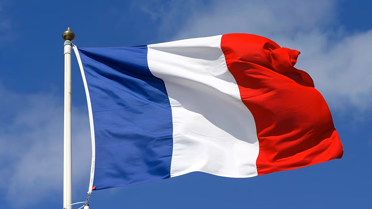 Franciaország biztonsági aggályok közepette lemond az amerikai platformokról a Microsoft Teamsről és a Zoomról az „szuverén platformra”